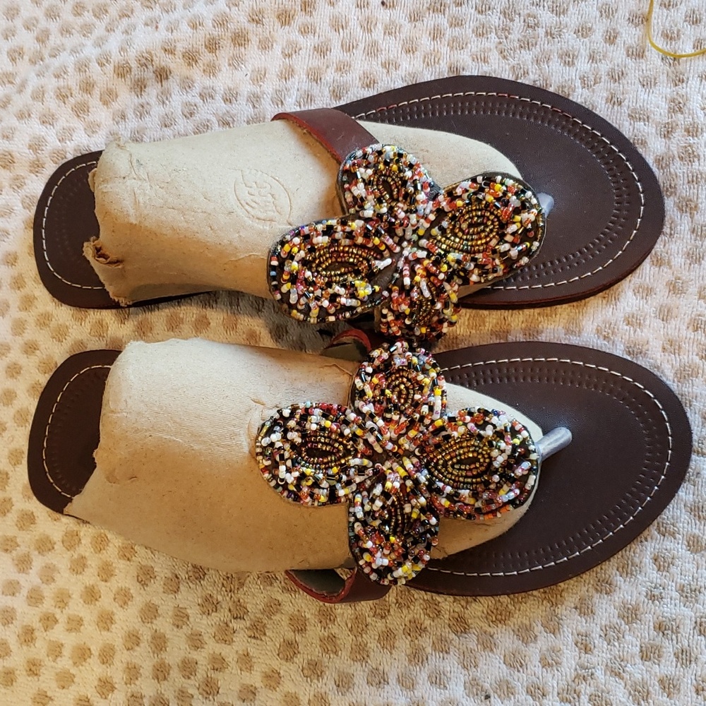 Beautiful Ladies Maasai Sandals. Size 10.5 or 41 decorated with beads.